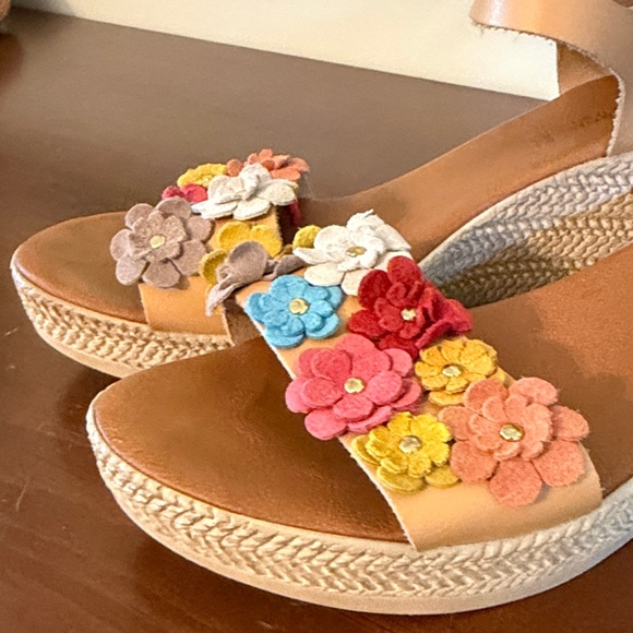 Neutral Floral Appliqué Espadrille Wedge Sandals - Multicolor Leather - Picture 3 of 6